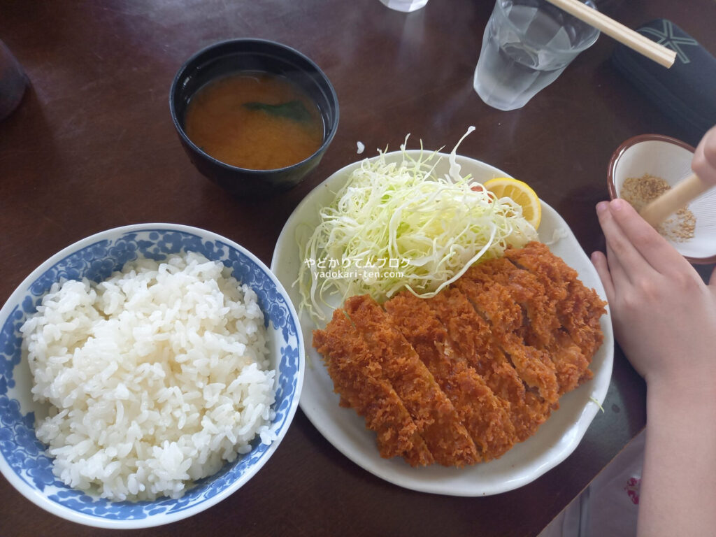 石垣島とけい台食堂のロースかつ定食