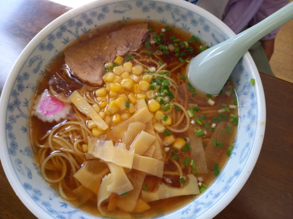 石垣島でいご食堂の醤油ラーメン